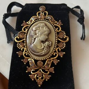 Elegant Gold and Brown‎ Crystal Cameo Brooch